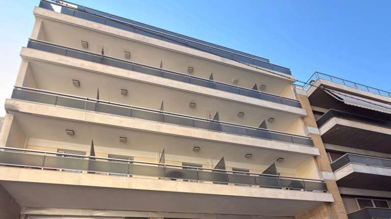 Λουκέτο σε Μονάδα Φροντίδας Ηλικιωμένων στην Κυψέλη - Τραγικές συνθήκες υγιεινής [βίντεο]