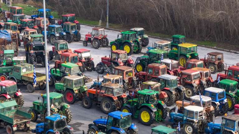 Κινητοποιήσεις αγροτών: Νέα κλιμάκωση και νέος δίαυλος για διάλογο - Στο τραπέζι και η κάθοδος των τρακτέρ στην Αθήνα