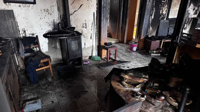 Νάουσα: 60χρονος νεκρός από φωτιά σε μονοκατοικία [εικόνες - βίντεο]