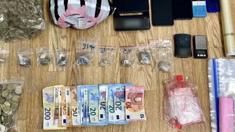 Εγκληματική οργάνωση διακίνησης ναρκωτικών σε Αθήνα και Βύρωνα με επικεφαλής μια 61χρονη