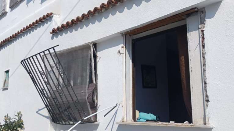 Έκρηξη φιάλης υγραερίου στην Ασπροβάλτα - Πέντε τραυματίες, ο ένας σοβαρά [εικόνες]