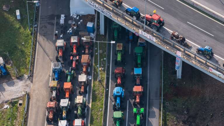 Τι σκοπεύει να κάνει η κυβέρνηση με τα αγροτικά μπλόκα - Αυξάνεται η δυσφορία της κοινωνίας