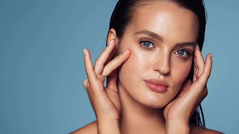 Έχεις ξηρή επιδερμίδα; Το tip των δερματολόγων για να απαλλαγείς