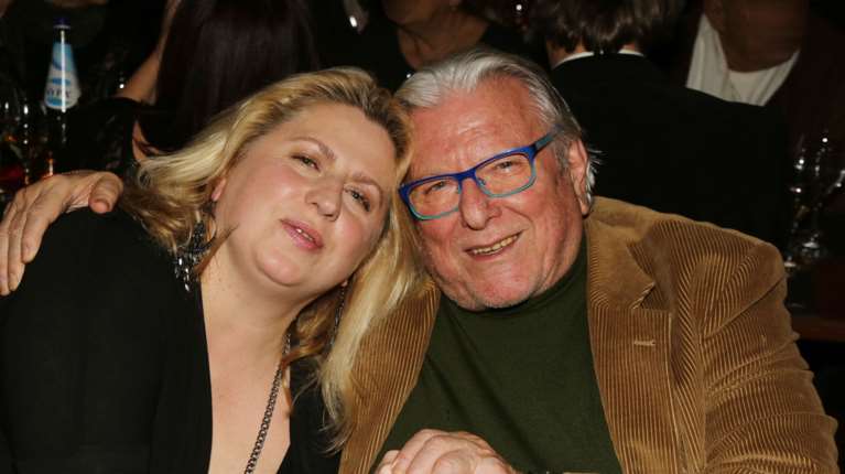 Κώστας Βουτσάς: Αγνωστος τοποθέτησε φωτογραφία στον τάφο του - Η οργισμένη ανάρτηση της κόρης του