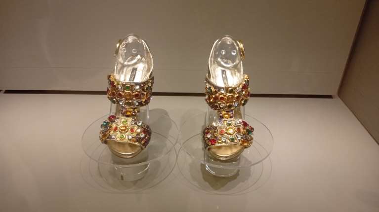 Πώς η βυζαντινή τέχνη επηρέασε την ιταλική μόδα - Τα στοιχεία σε Gucci, Armani, Dolce &amp; Gabbana [εικόνες]