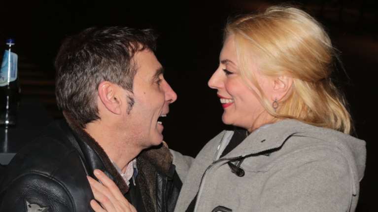 Σμαράγδα Καρύδη – Θοδωρής Αθερίδης: Η κοινή τους πορεία στη ζωή και στη σκηνή, πριν ακολουθήσουν χωριστούς δρόμους [βίντεο]