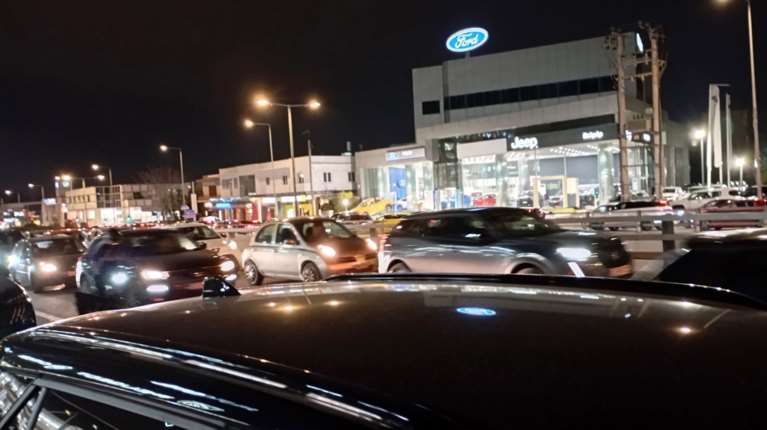 "Εμφραγμα" στους δρόμους της Αθήνας - Μποτιλιάρισμα στο κέντρο της Αθήνας και στον Κηφισό