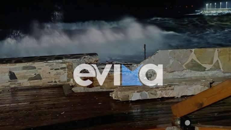 Εύβοια: Δεν έμεινε τίποτα όρθιο στην παραλία της Κύμης - Η μανία της θάλασσας χτύπησε ανελέητα την περιοχή [εικόνες]