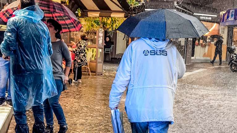 Νέο έκτακτο δελτίο ΕΜΥ: Ισχυρές καταιγίδες και "πέπλο" αφρικανικής σκόνης - Πορτοκαλί προειδοποίηση για 5 περιοχές