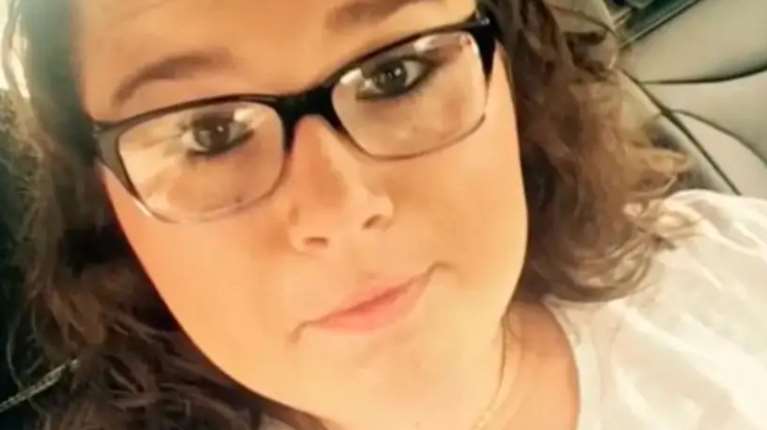 Η απόλυτη Φρίκη στην Καλιφόρνια: 31χρονη μπέιμπι σίτερ έδινε κορίτσια ΑμεΑ μόλις 3 ετών στον σύντροφό της για να τα κακοποιεί