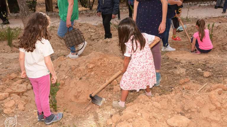 Στοιχεία - σοκ για την παιδική φτώχεια: Χιλιάδες παιδιά έως 15 ετών στερούνται βασικά αγαθά - Τα ευρήματα  της έρευνας