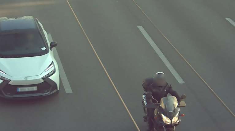 Στους δρόμους της Αττικής οι "έξυπνες" κάμερες της Τροχαίας - Περισσότερες από 1.000 παραβάσεις σε 4 ημέρες [εικόνες]