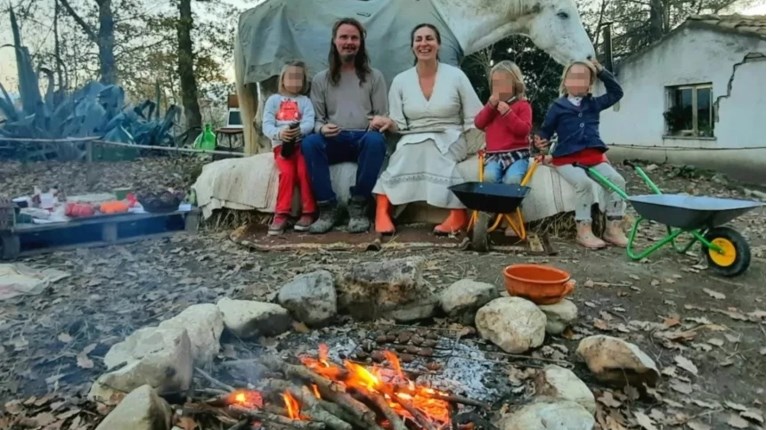 ΙΤΑΛΙΑ ΟΙΚΟΓΕΝΕΙΑ ΣΤΟ ΔΑΣΟΣ