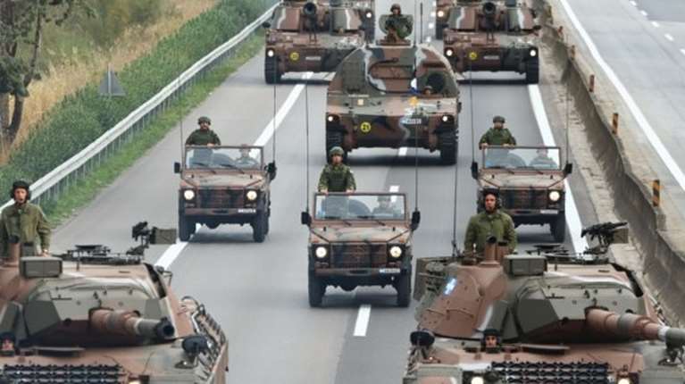 Ολα έτοιμα για τη στρατιωτική παρέλαση στη Θεσσαλονίκη: Drones, anti-drones και όπλα τεχνητής νοημοσύνης &quot;κλέβουν&quot; την παράσταση