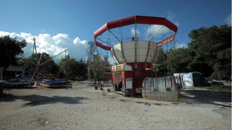 Τραγωδία στο λούνα παρκ στο Ελληνικό: «Φταίει ο κακός καιρός»