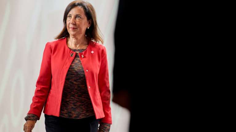 Παρεμβολές στο αεροπλάνο της Ισπανίδας υπουργού Άμυνας, ενώ πετούσε κοντά στον ρωσικό θύλακα του Καλίνινγκραντ