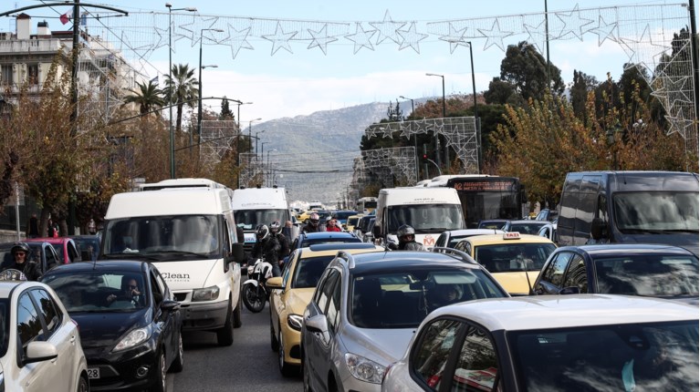 κινηση δρομος αυτοκινητα