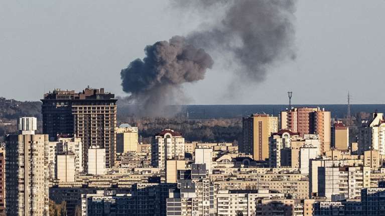 Συναγερμός για την Ουκρανία: Σειρήνες ήχησαν στο Κίεβο την ώρα που κλείνουν η μία μετά την άλλη δυτικές πρεσβείες