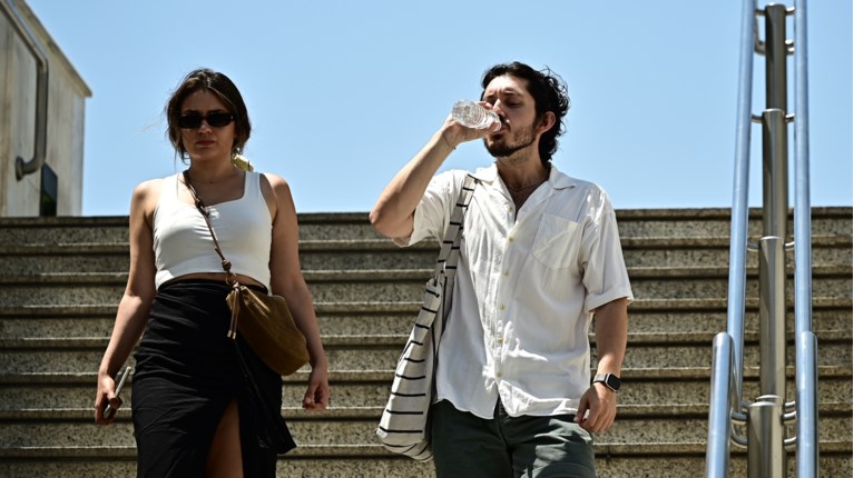 καυσωνας αθηνα ζεστη