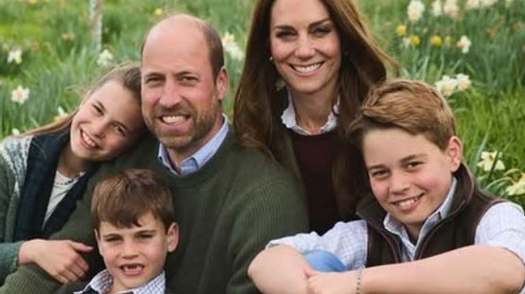 "Οικογενειακή ευτυχία": Η χριστουγεννιάτικη κάρτα του Γουίλιαμ και της Κέιτ