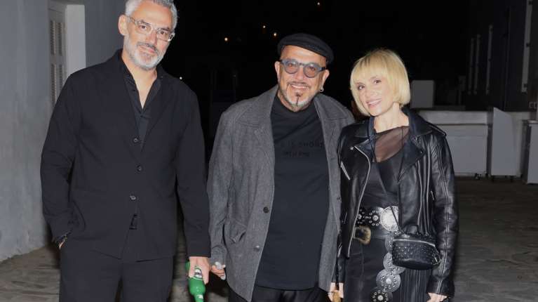 Ελεωνόρα Ζουγανέλη: Στη Μύκονο με τον Νίκο Συρίγο και τον πατέρα της, Γιάννη Ζουγανέλη [εικόνες]