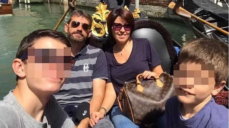 ΙΤΑΛΙΑ ΜΙΛΑΝΟ 17ΧΡΟΝΟΣ ΣΚΟΤΩΣΕ ΑΔΕΛΦΟ ΚΑΙ ΓΟΝΕΙΣ