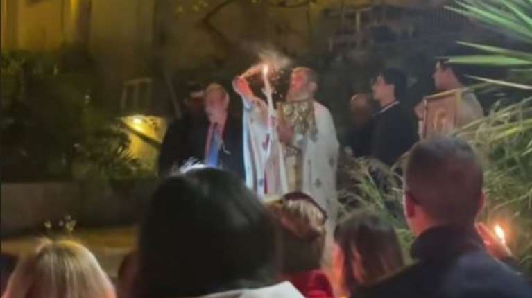 Χαμός στην Κεφαλονία - Παπάς άναψε... δυναμιτάκι με το Άγιο Φως μετά το &quot;Χριστός Ανέστη&quot; [βίντεο]