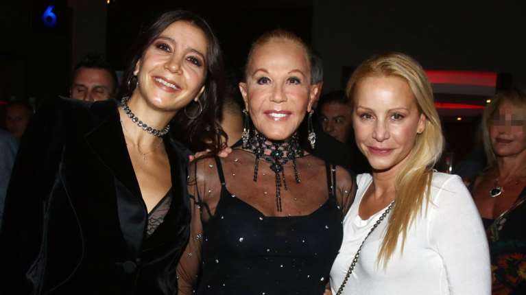 Απελπισμένη και χωρίς λεφτά η Μάρθα Κουτουμάνου: Δεν μπορεί να κάνει ανάληψη, ούτε να παίρνει τη σύνταξη του Βλάσση, ούτε να δουλέψει