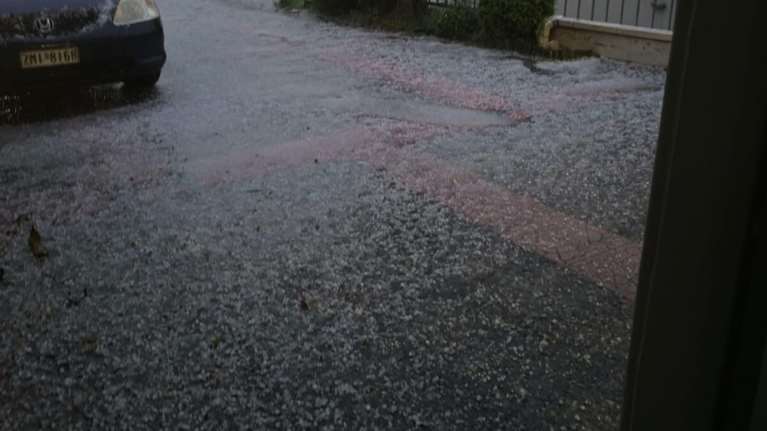 Κακοκαιρία Adel: Το έστρωσε... στην Κάντζα από το χαλάζι [βίντεο]