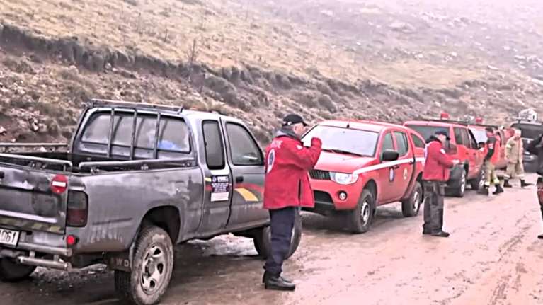 Τραγωδία στα Βαρδούσια: Με συνδρομή ελικοπτέρου η μεταφορά των τεσσάρων νεκρών ορειβατών