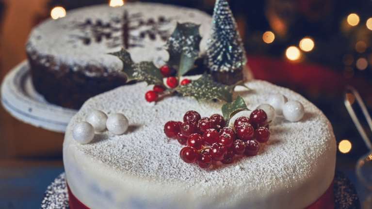 Συνταγή για αφράτη, παραδοσιακή βασιλόπιτα κέικ - Δεν χρειάζεστε καν μίξερ