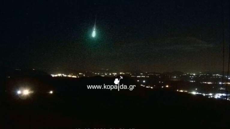 Σπάνιο φαινόμενο: Η λάμψη μετωρίτη που φώτισε τον ουρανό στη μισή Ελλάδα [βίντεο]