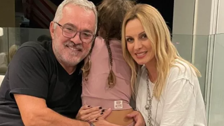 Πέγκυ Ζήνα - Γιώργος Λύρας: Η κόρη τους, Ηλέκτρα, έγινε 10 ετών