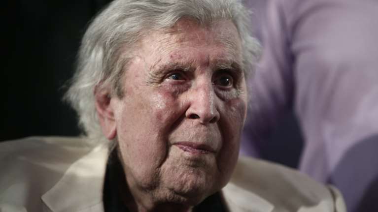 Χρόνια Πολλά στον Μίκη από την Πρόεδρο της Δημοκρατίας- Πολύχρονος Μίκη Θεοδωράκη