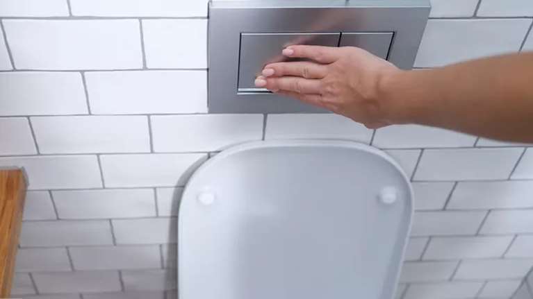 1 στους 5 αρνείται να πάει τουαλέτα στη δουλειά: Ποιοι αντιμετωπίζουν μεγαλύτερο πρόβλημα;