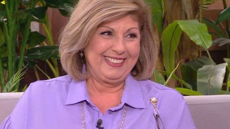 Λένα Μαντά: Εσπευσμένα στο νοσοκομείο ο σύζυγός της - &quot;Η κατάστασή του παρακολουθείται στενά&quot;, λέει η συγγραφέας