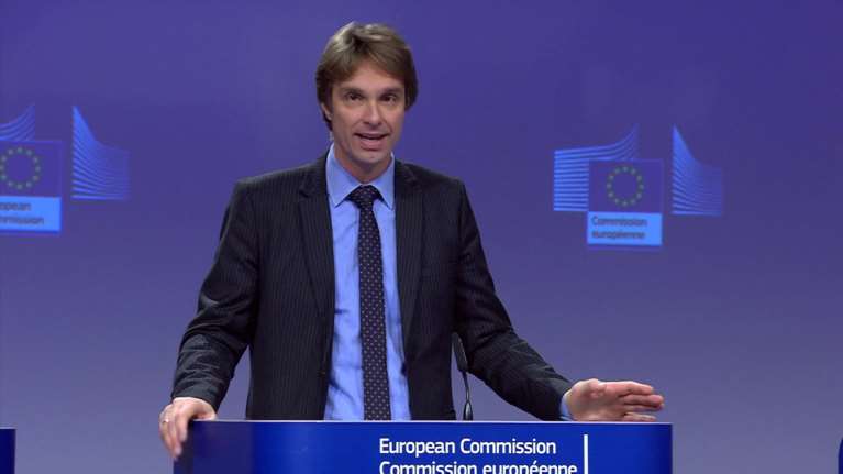 Κομισιόν: Δικαίωμα των χωρών-μελών οι διμερείς συμφωνίες για εμβόλια