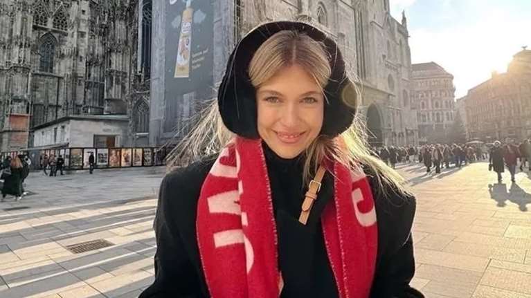 Πώς ήταν η Κλέλια Ανδριολάτου 10 χρόνια πριν; Θα ενέκρινε η φίλη της Βάσια Κωσταρά τα ρούχα που επέλεγε;