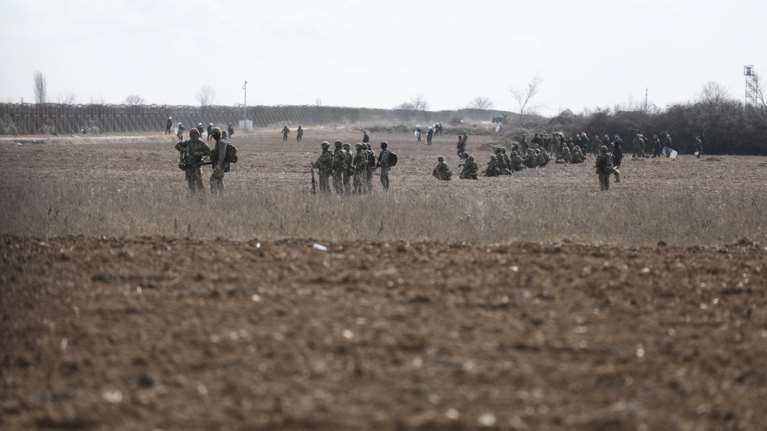 Πηγές υπ. Μετανάστευσης: "Η Τουρκία προσπαθεί να πιέσει την Ελλάδα να ανοίξει τα σύνορά της"
