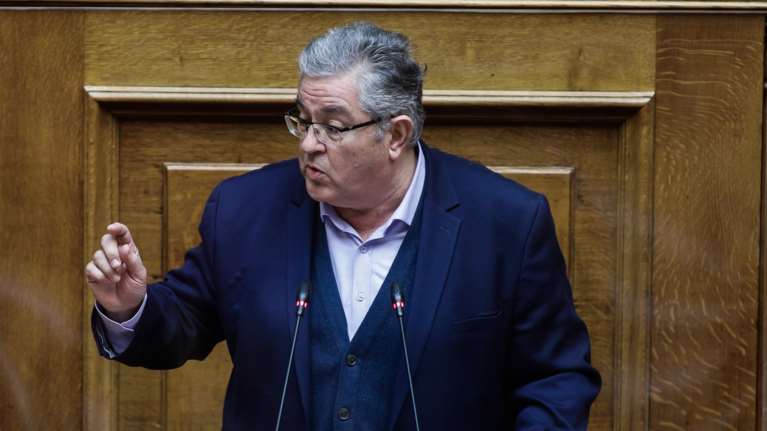 Κουτσούμπας: Ο μαζικός εμβολιασμός απέχει πολύ και δεν μπορεί να κουκουλώσει τις τεράστιες ευθύνες της κυβέρνηση