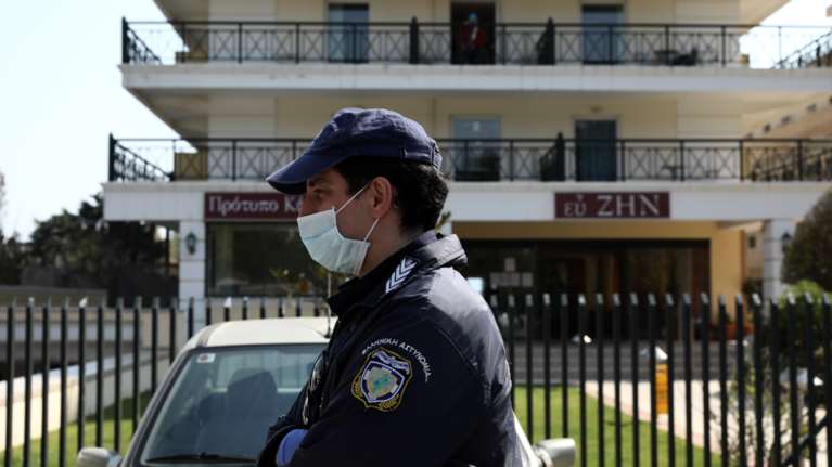 Τι είπε στον Νίκο Ευαγγελάτο η κόρη της γυναίκας 103 ετών που πέθανε από κορονοϊό