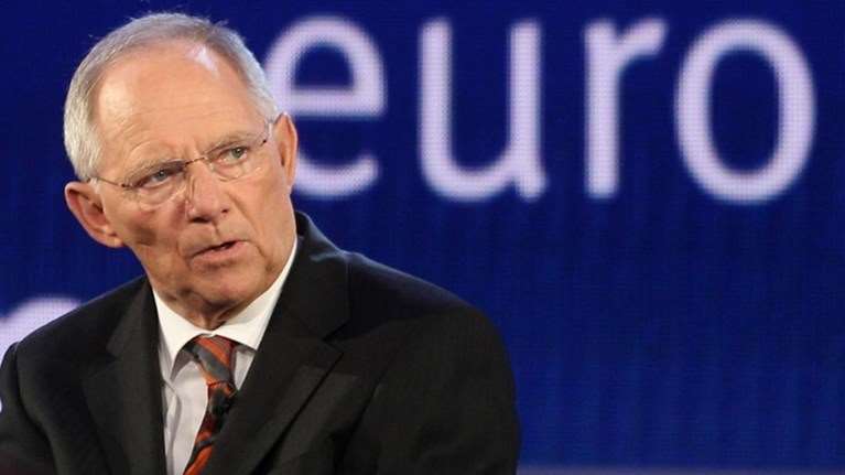 H Handelsblatt δικαιολογεί Σόιμπλε για τις προκλητικές δηλώσεις του περί ανθρώπινης ζωής