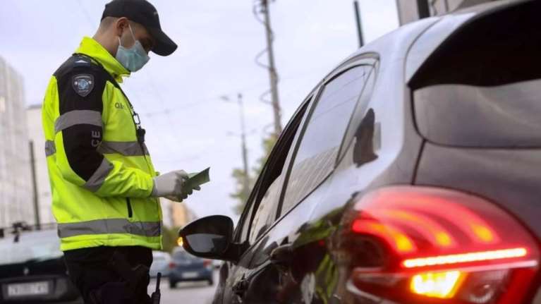 Τραγωδία σε έλεγχο τροχαίας στα Χανιά: Έκαναν νεύμα σε οδηγό που έπαθε ανακοπή και πέθανε