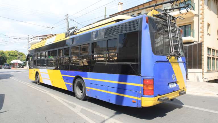 Τέλος εποχής: Από σήμερα οι γραμμές 17 και 20 των τρόλεϊ αντικαθίστανται από ηλεκτρικά λεωφορεία