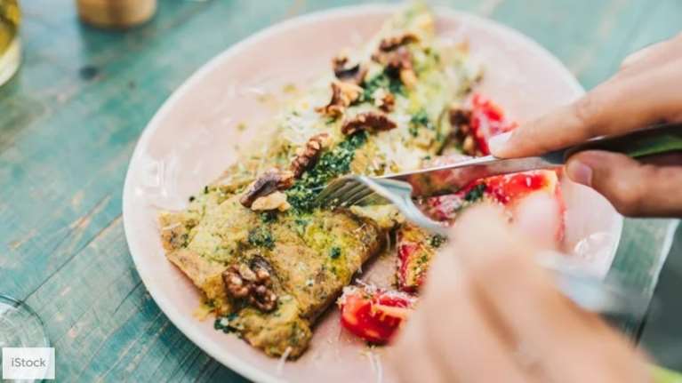 Ποιες τροφές συμβάλλουν στη φυσική παραγωγή κολλαγόνου;