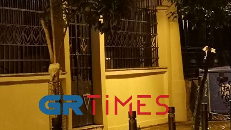 Επίθεση με μπαλτά στη μασονική στοά Θεσσαλονίκης - Ανδρας χτυπούσε την πόρτα και φώναζε [βίντεο]