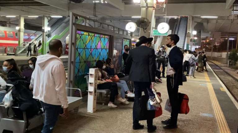 Ισραήλ: &quot;Άνοιξε την πόρτα&quot; στην εποχή μετά το εμβόλιο - &quot;Λίγα πράγματα έμειναν ακόμα που μας δυσκολεύουν&quot;