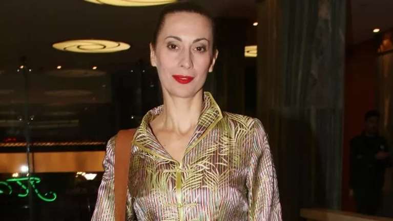 Βίκυ Βολιώτη: Φωτογραφίζει την κόρη της Άννα στο cozy σπίτι τους