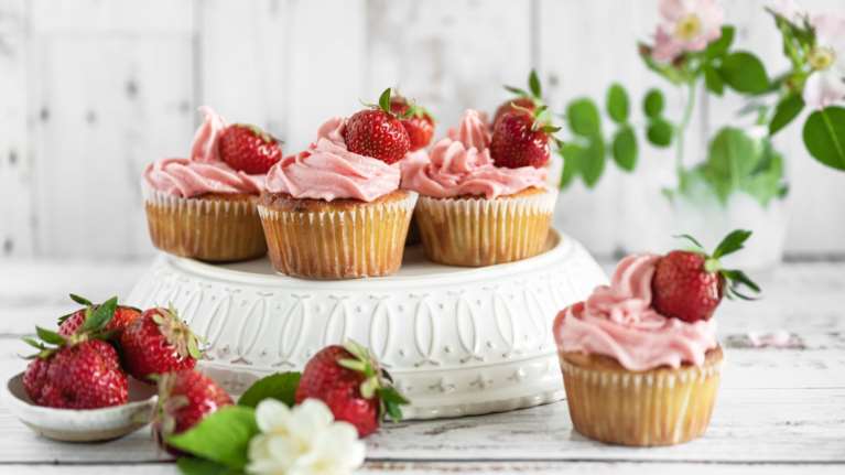 Εορτολόγιο: Ολα τα ονόματα που γιορτάζουν σήμερα, Παρασκευή 16 Σεπτεμβρίου