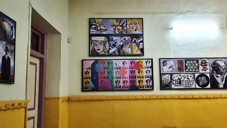Καβάλα: Ενα σχολείο σαν... πινακοθήκη - Γέμισε πίνακες ζωγραφικής με πρωτοβουλία ενός πατέρα [εικόνες]
